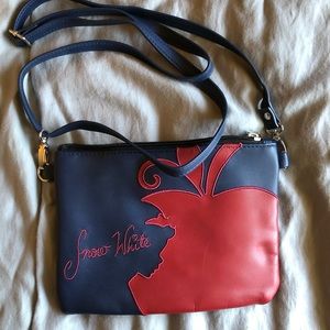 Snow White mini purse